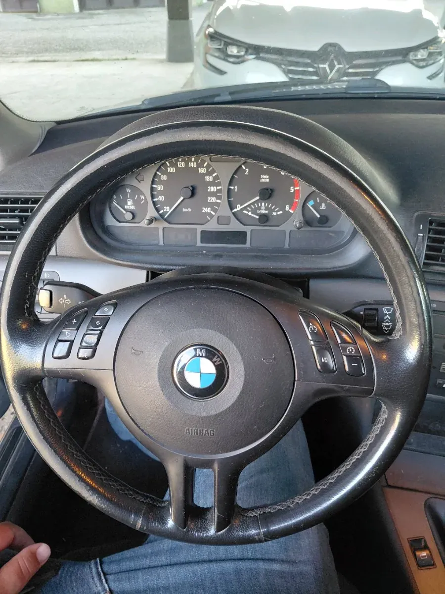 BMW 3 Series 2003 photo 3