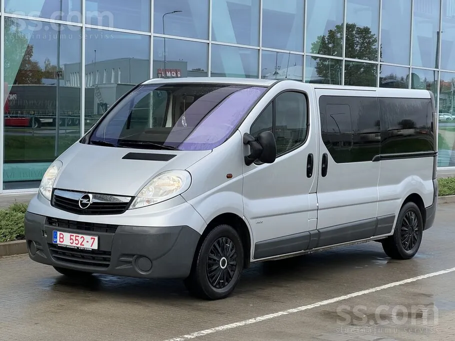 Opel Vivaro 2010 photo 2