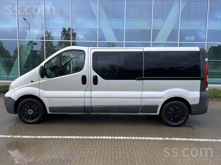 Opel Vivaro 2010 photo 4