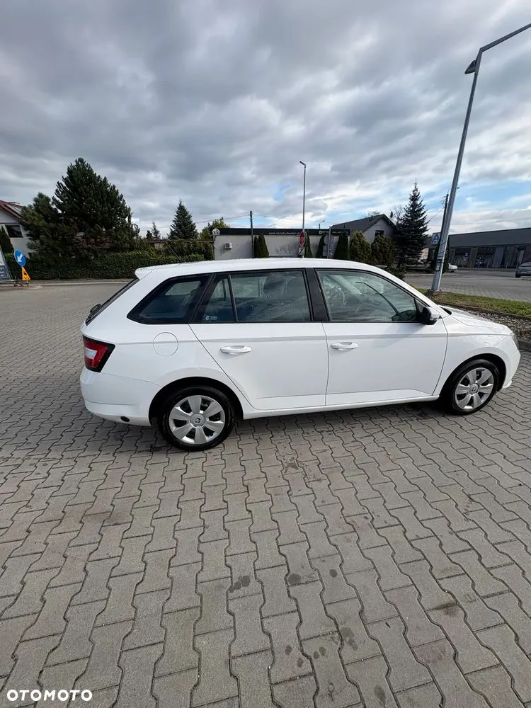 Skoda Fabia 2016 photo 4