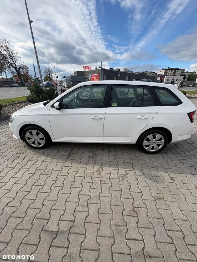 Skoda Fabia 2016 photo 3