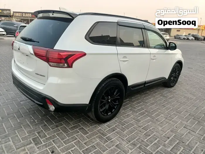 Mitsubishi Outlander 2018 photo 4