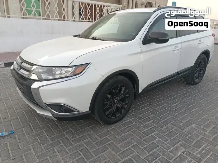 Mitsubishi Outlander 2018 photo 2