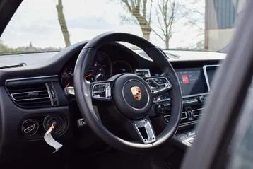 Porsche Macan photo 3