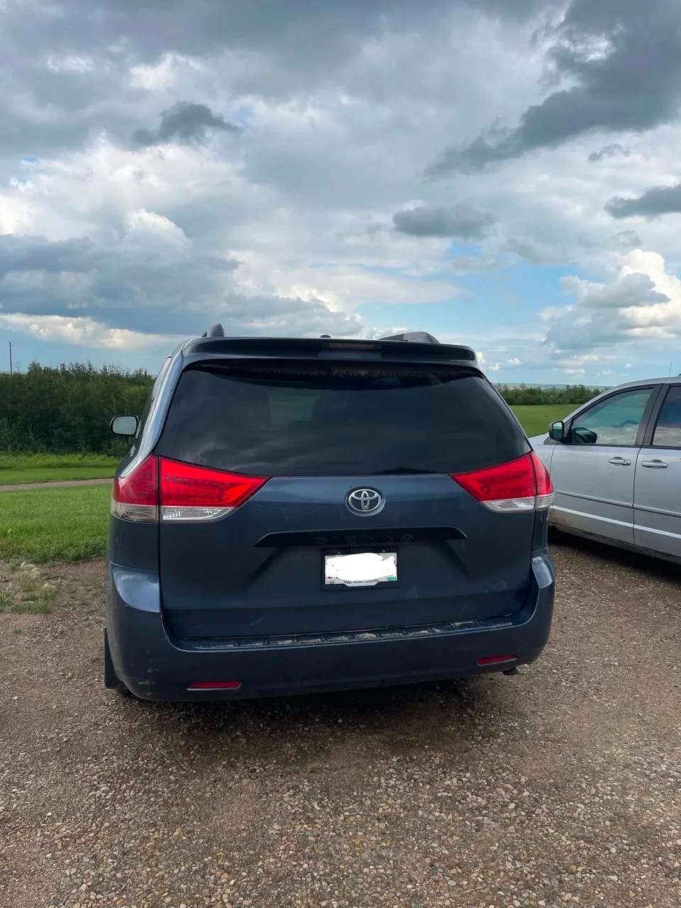Toyota Sienna 2013 photo 3