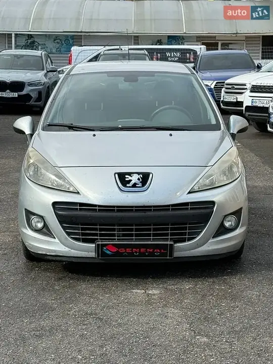 Peugeot 207 2010 photo 2