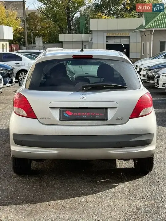 Peugeot 207 2010 photo 5
