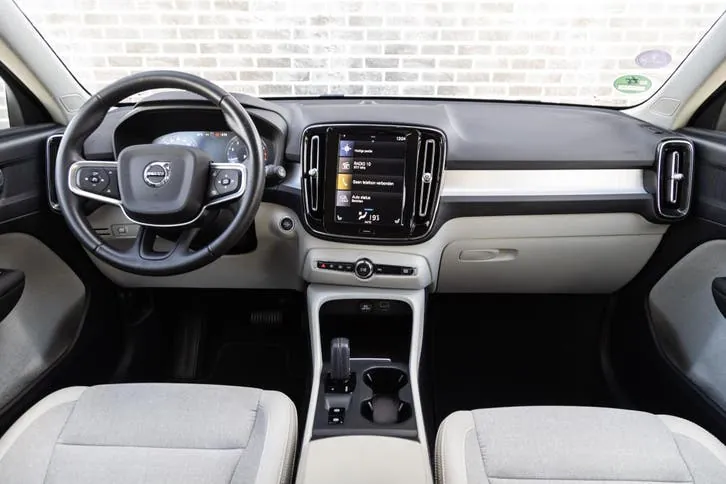 Volvo Xc40 2019 photo 2