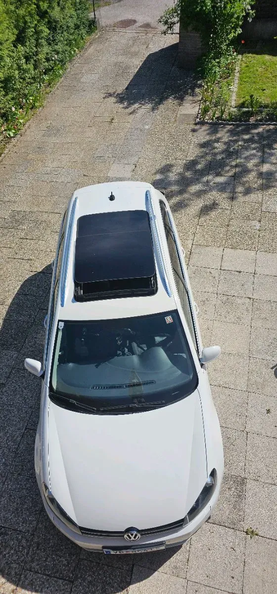Volkswagen Golf 2010 photo 2