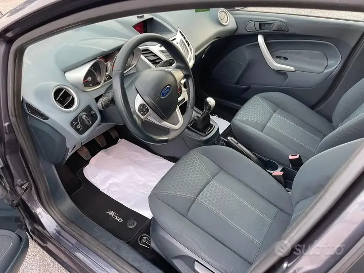Ford Fiesta 2010 photo 5