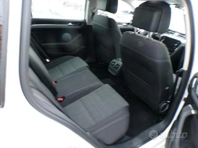 Volkswagen Passat 2021 photo 5