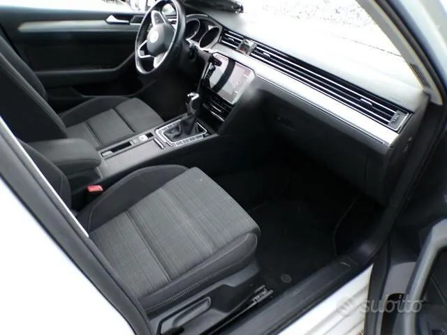 Volkswagen Passat 2021 photo 4
