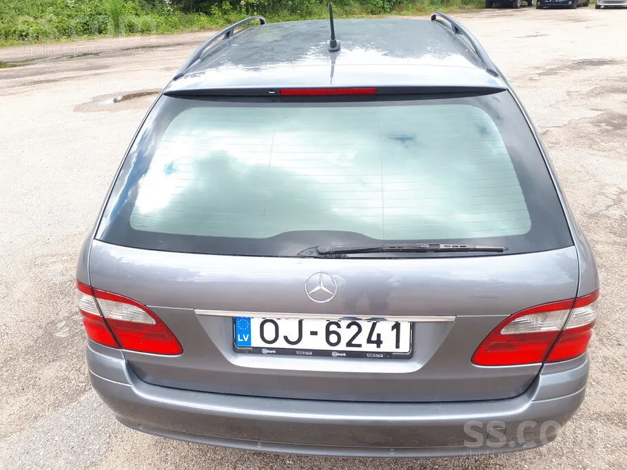 Mercedes-Benz E-Class 2006 photo 4
