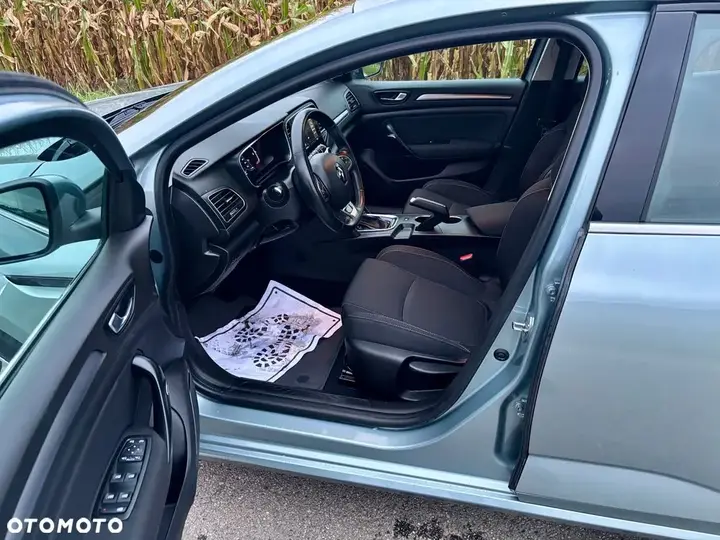 Renault Megane 2021 photo 2