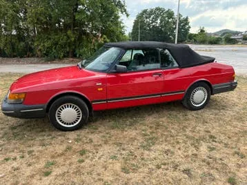 Saab 900