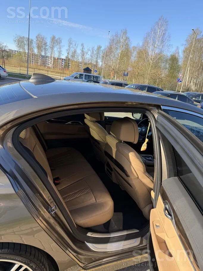BMW 730D 2018 photo 3