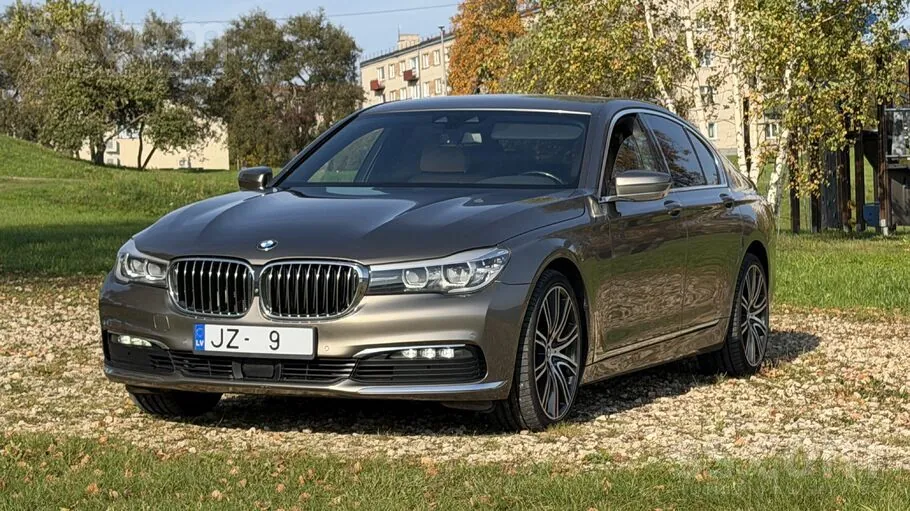 BMW 730D 2018 photo 2