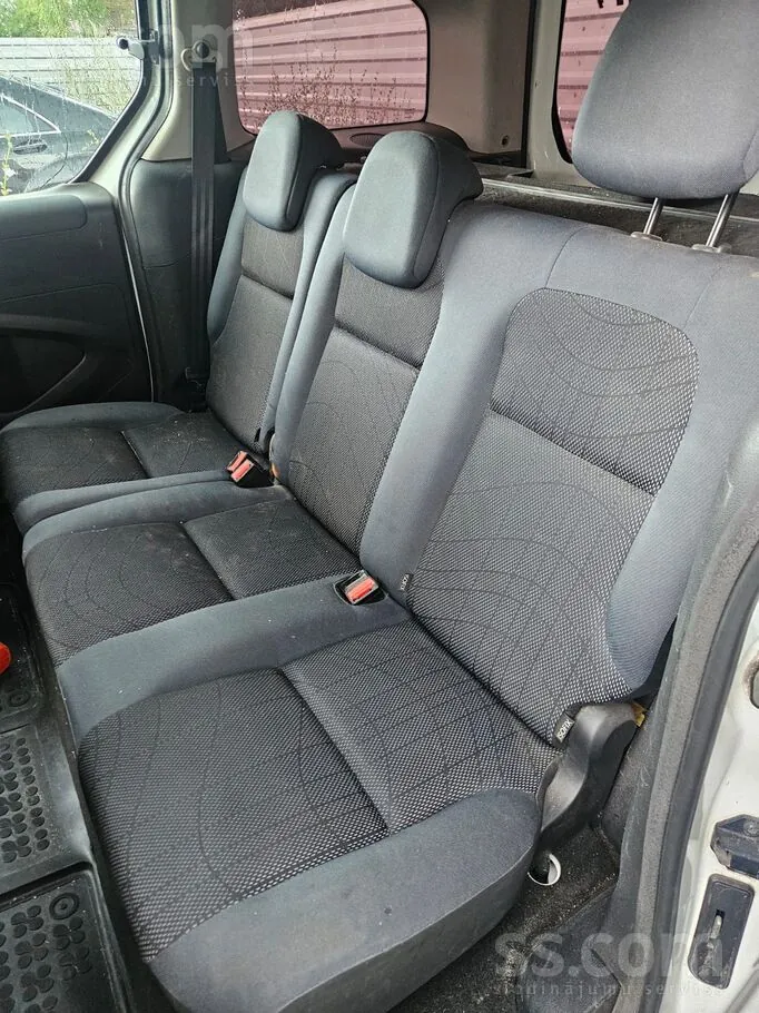 Peugeot Partner 2011 photo 2