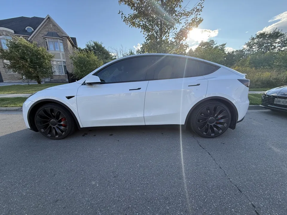 Tesla Model Y 2022 photo 3