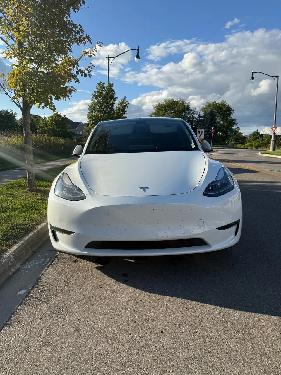 Tesla Model Y 2022 photo 2