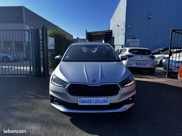 Skoda Fabia 2023 photo 2