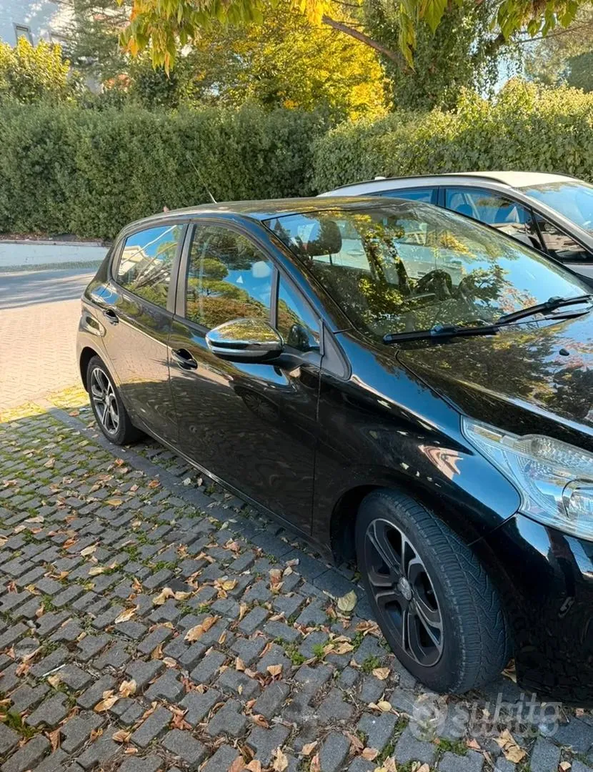 Peugeot 208 2014 photo 5