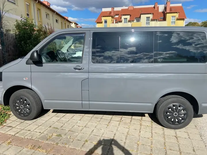 Volkswagen T5 2011 photo 2