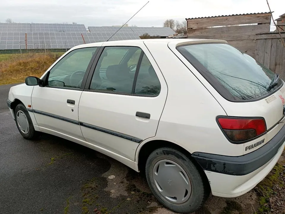 Peugeot 306