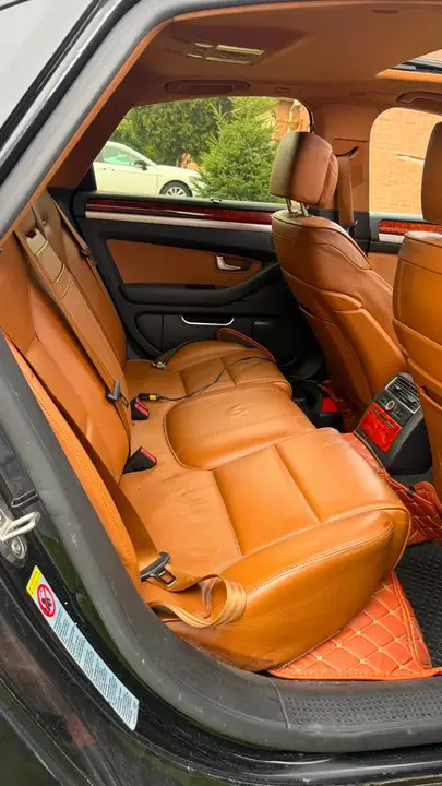Audi A8 2009 photo 5