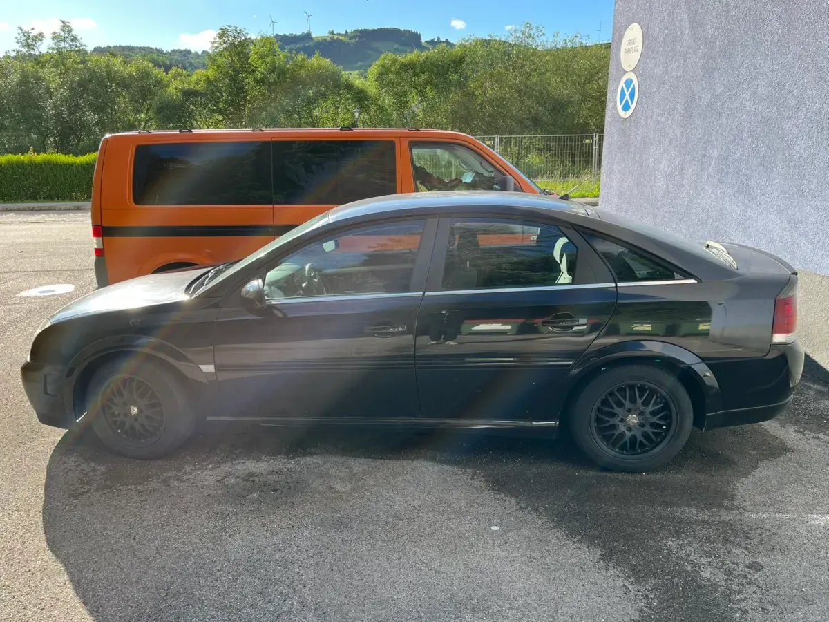 Opel Vectra 2004 photo 2