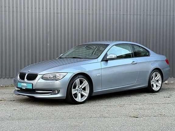 BMW 320I 2011 photo 3