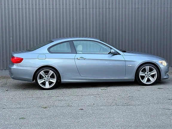 BMW 320I 2011 photo 5
