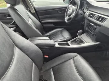 BMW 3 Series 2005 photo 2