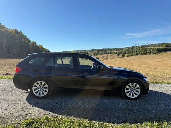 BMW 318D 2015 photo 2