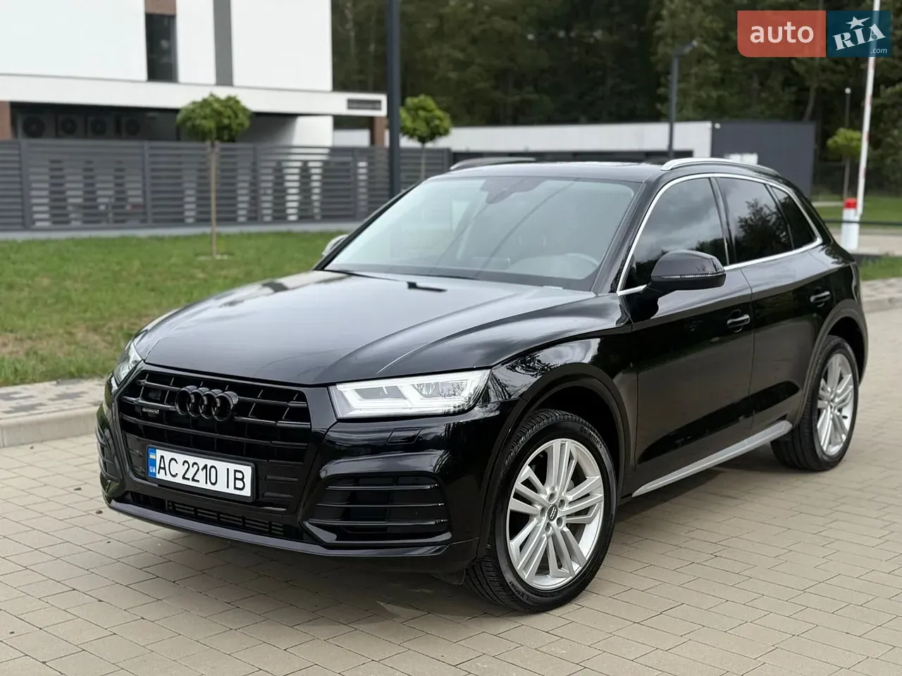 Audi Q5 2018 photo 2
