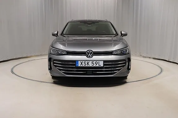 Volkswagen Passat 2025 photo 2