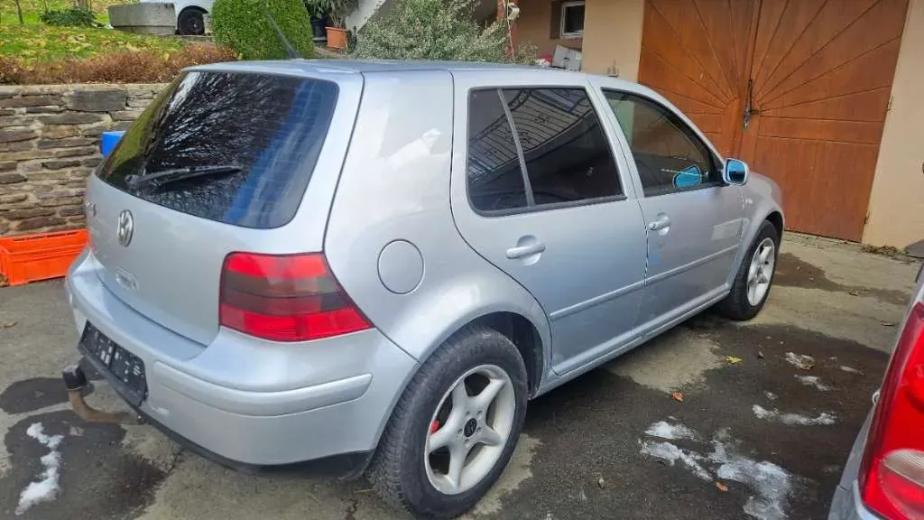 Volkswagen Golf 2000 photo 2