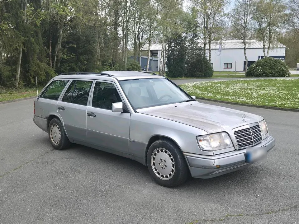 Mercedes-Benz W124