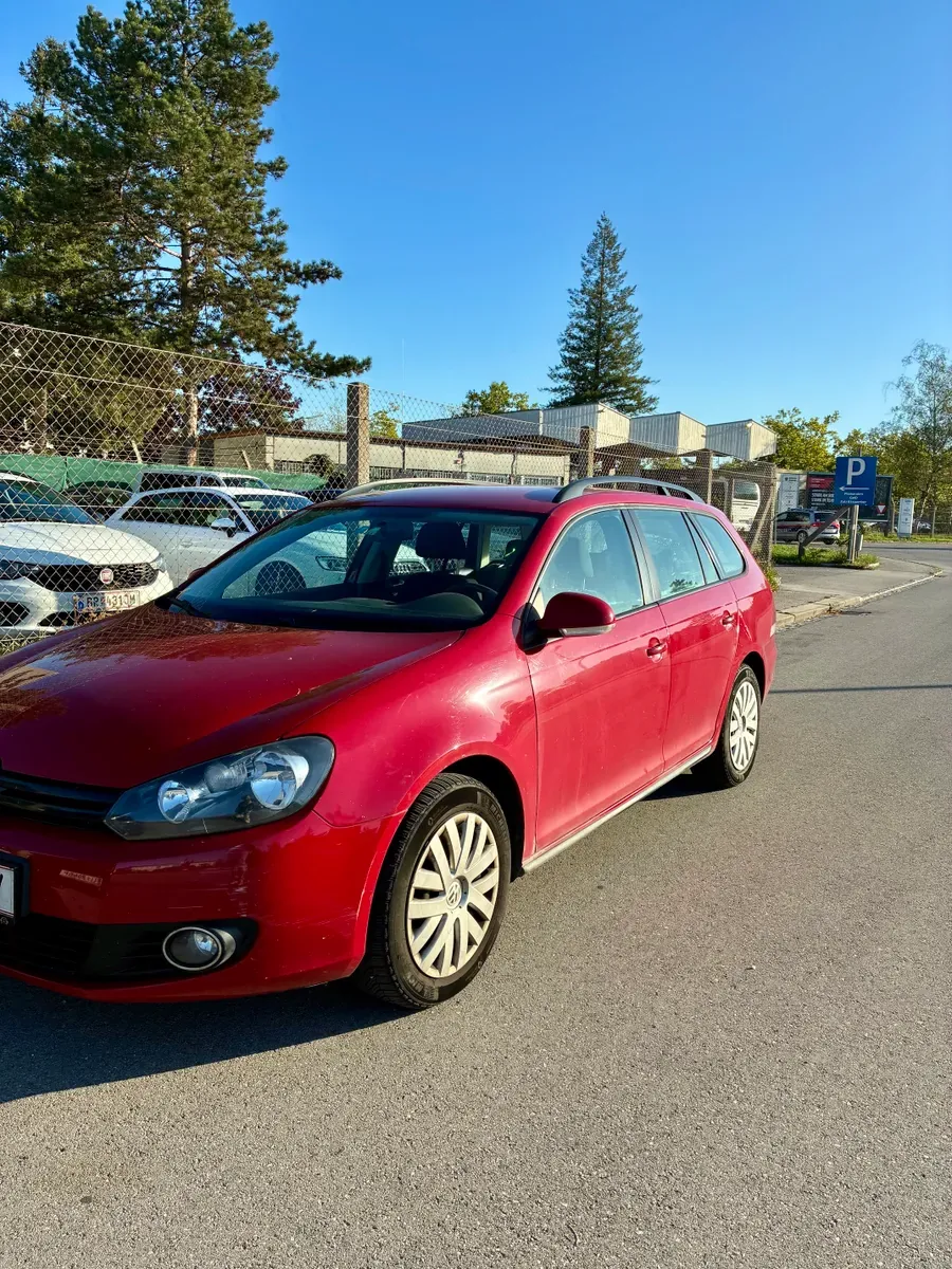 Volkswagen Golf 2010 photo 2
