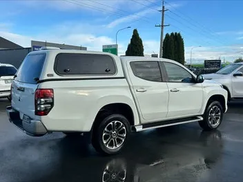 Mitsubishi Triton 2021 photo 4