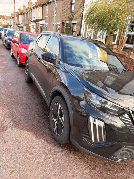 Peugeot 2008 2024 photo 3