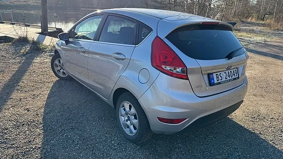 Ford Fiesta 2011 photo 5
