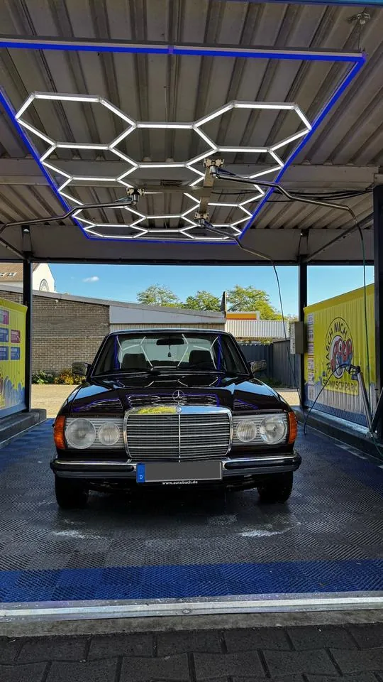Mercedes-Benz W123