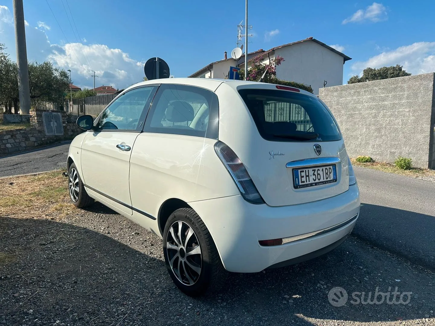 Lancia Ypsilon 2011 photo 2