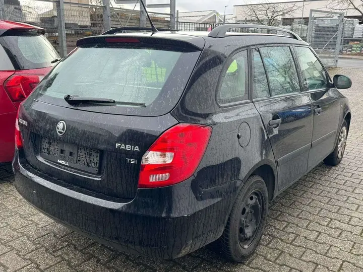 Skoda Fabia Combi 2014 photo 5