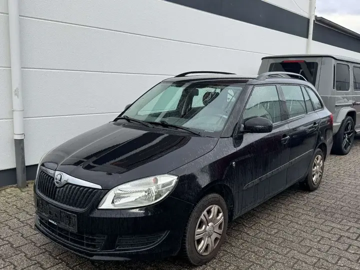 Skoda Fabia Combi 2014 photo 2