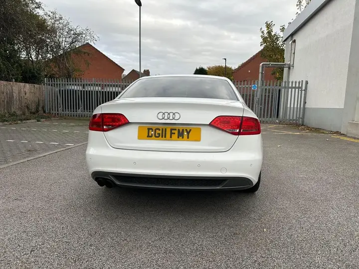 Audi A4 2011 photo 3