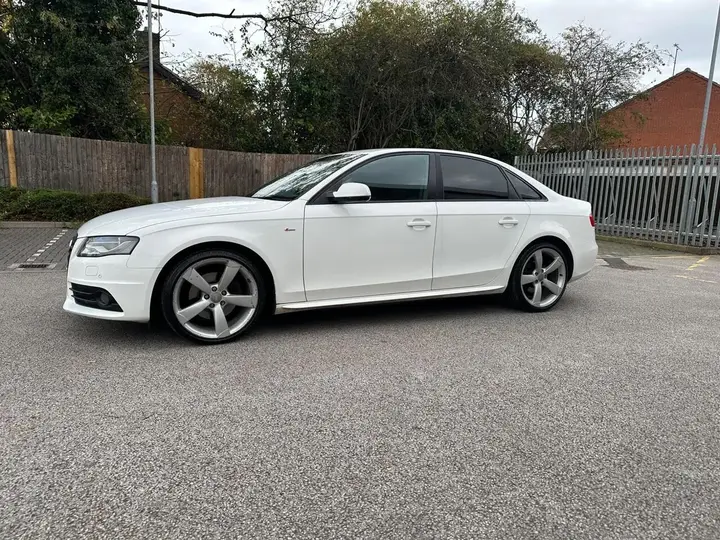 Audi A4 2011 photo 5