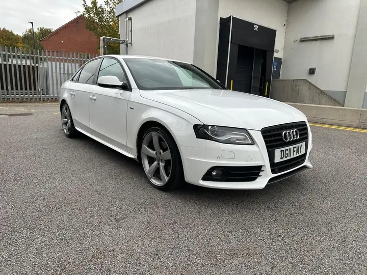 Audi A4 2011 photo 4
