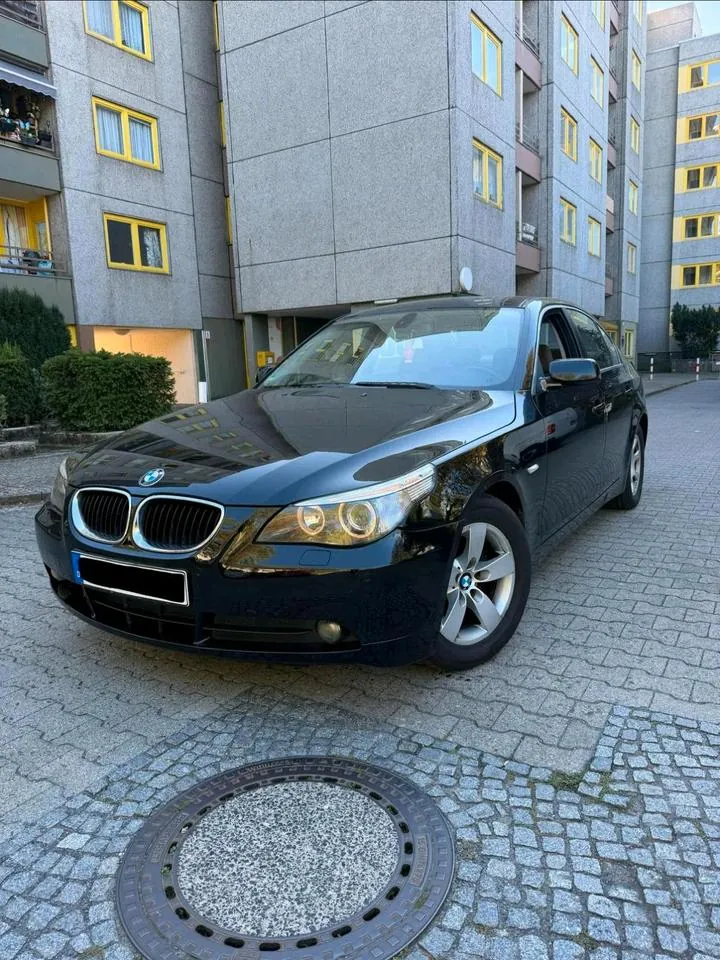 BMW 520I